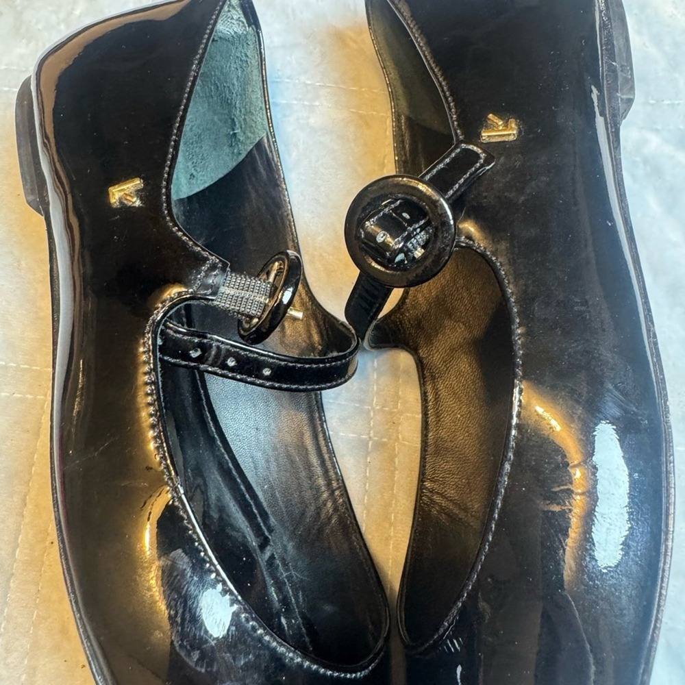 Larroude Glossy Black Flats with Strap - Picture 3 of 5